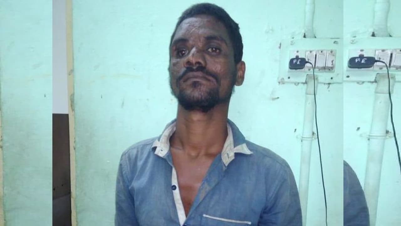 சரக்கு அடிக்க காசு கொடுக்காததால் தாயை கொன்ற மகன்!! இரவு முழுவதும் சடலத்துடன் தூங்கிய கொடுமை!! சரக்கு அடிக்க காசு கொடுக்காததால் தாயை கொன்ற மகன்!! இரவு முழுவதும் சடலத்துடன் தூங்கிய கொடுமை!!