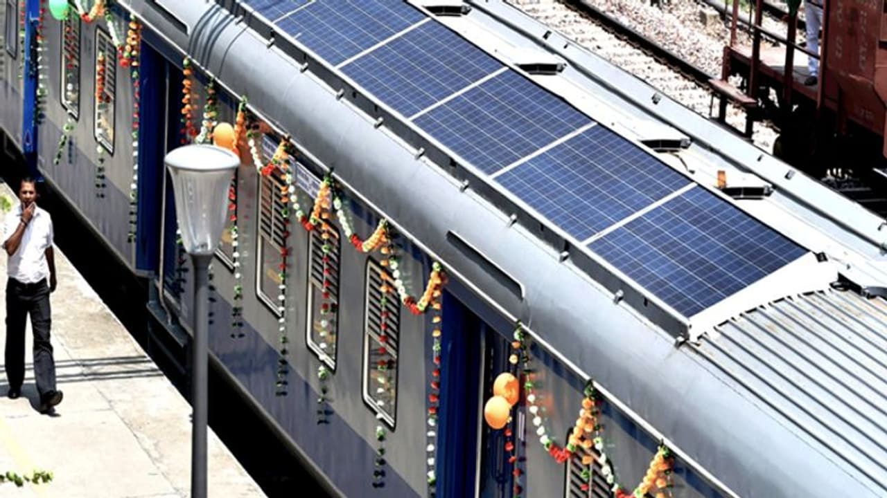 Union budget 2019: ರೈಲ್ವೆಗೆ ದೂರದೃಷ್ಟಿ ಯೋಜನೆಗಳೇ ಇಲ್ಲ! Union budget 2019: ರೈಲ್ವೆಗೆ ದೂರದೃಷ್ಟಿ ಯೋಜನೆಗಳೇ ಇಲ್ಲ!