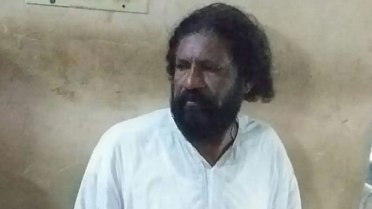 മാധ്യമപ്രവര്ത്തകയെ പിന്തുടര്ന്ന് അശ്ലീലം പറഞ്ഞയാളെ നാട്ടുകാര് ഓടിച്ചിട്ട് പിടിച്ച് പൊലീസിലേല്പ്പിച്ചു മാധ്യമപ്രവര്ത്തകയെ പിന്തുടര്ന്ന് അശ്ലീലം പറഞ്ഞയാളെ നാട്ടുകാര് ഓടിച്ചിട്ട് പിടിച്ച് പൊലീസിലേല്പ്പിച്ചു