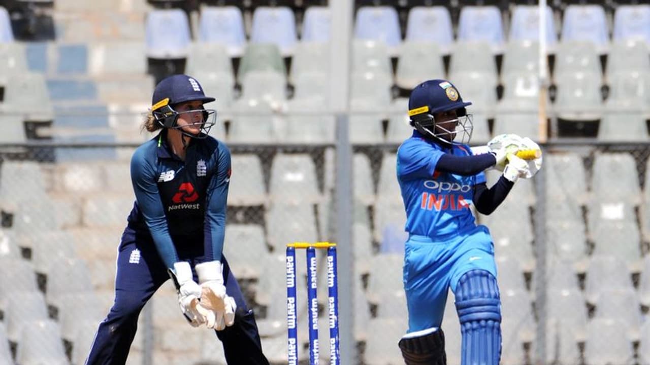 ಇಂಗ್ಲೆಂಡ್ ವಿರುದ್ಧ ಭಾರತಕ್ಕೆ ಸರಣಿ ಜಯ ಇಂಗ್ಲೆಂಡ್ ವಿರುದ್ಧ ಭಾರತಕ್ಕೆ ಸರಣಿ ಜಯ