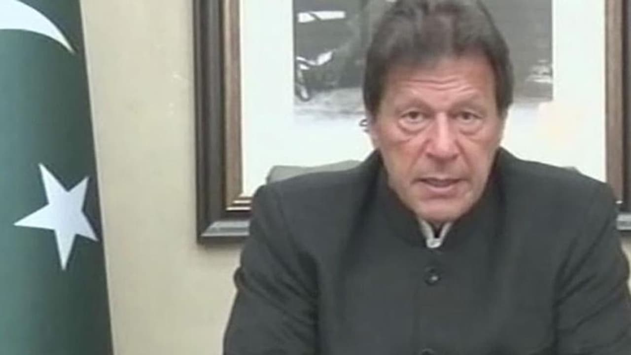 మాట్లాడుకుందాం: ఇమ్రాన్ ఖాన్ శాంతి మంత్రం మాట్లాడుకుందాం: ఇమ్రాన్ ఖాన్ శాంతి మంత్రం