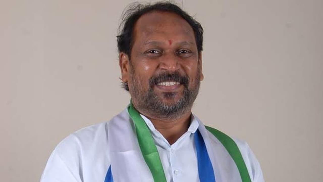 లోటస్ పాండ్ కి చేరుకున్న కొణతాల.. మళ్లీ వైసీపీలోకి లోటస్ పాండ్ కి చేరుకున్న కొణతాల.. మళ్లీ వైసీపీలోకి