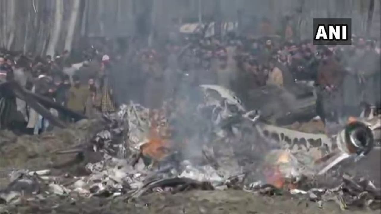 ಭಾರತ ಗಡಿ ಪ್ರವೇಶಿಸಿದ ಪಾಕ್: ವಾಣಿಜ್ಯ ವಿಮಾನಗಳ ಹಾರಾಟ ರದ್ದು ಭಾರತ ಗಡಿ ಪ್ರವೇಶಿಸಿದ ಪಾಕ್: ವಾಣಿಜ್ಯ ವಿಮಾನಗಳ ಹಾರಾಟ ರದ್ದು