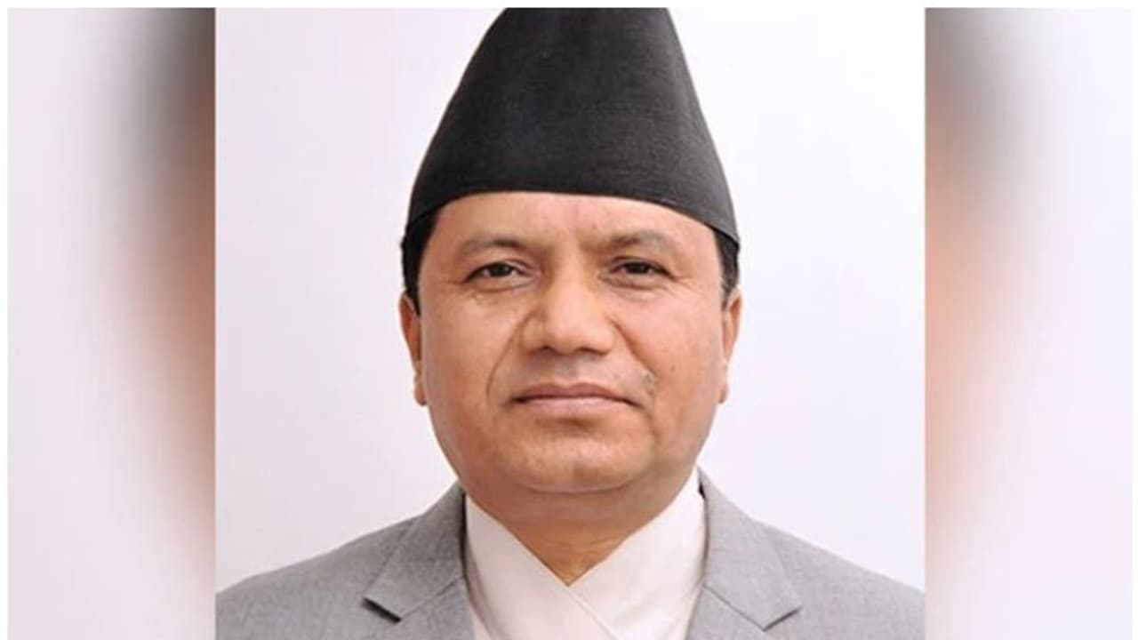 നേപ്പാളില് ഹെലികോപ്റ്റര് അപകടം; ടൂറിസം മന്ത്രിയടക്കം ആറ് പേര് മരിച്ചു നേപ്പാളില് ഹെലികോപ്റ്റര് അപകടം; ടൂറിസം മന്ത്രിയടക്കം ആറ് പേര് മരിച്ചു