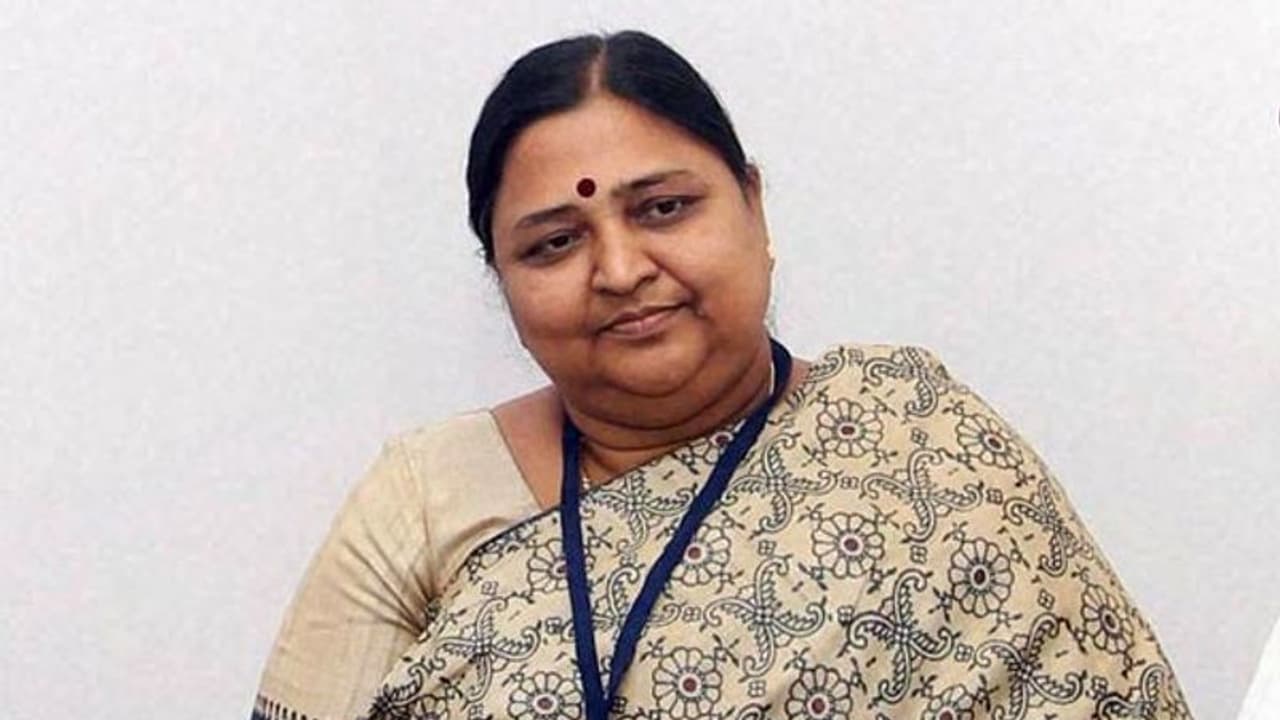 ఎక్కడ వేసిన గొంగళి అక్కడే.. ఒక్క ఛాన్స్ ఇవ్వండి: తిరుపతి ఓటర్లకు పనబాక విజ్ఞప్తి ఎక్కడ వేసిన గొంగళి అక్కడే.. ఒక్క ఛాన్స్ ఇవ్వండి: తిరుపతి ఓటర్లకు పనబాక విజ్ఞప్తి