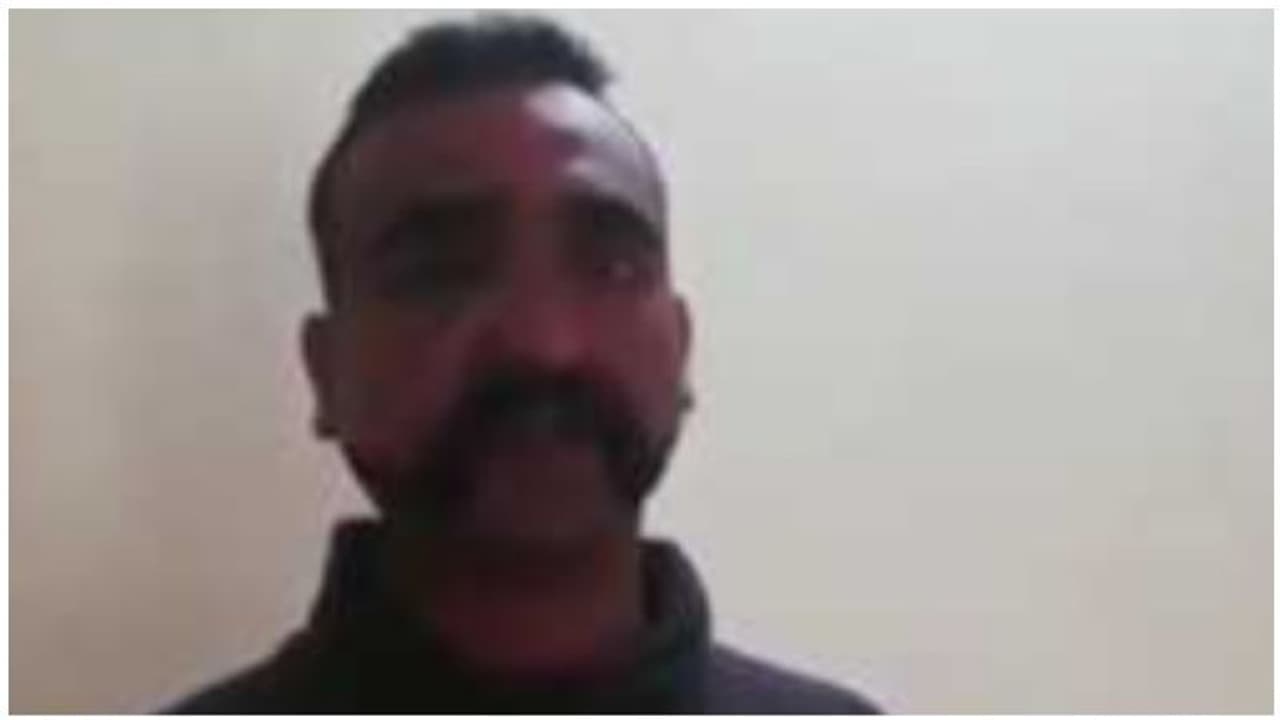 భారత్‌ చేరిన వీర సైనికుడు అభినందన్