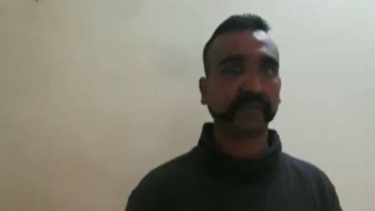 അഭിനന്ദന് വര്ധമാനെ പിടികൂടിയ പാക് കമാന്ഡോ കൊല്ലപ്പെട്ടതായി റിപ്പോര്ട്ട് അഭിനന്ദന് വര്ധമാനെ പിടികൂടിയ പാക് കമാന്ഡോ കൊല്ലപ്പെട്ടതായി റിപ്പോര്ട്ട്