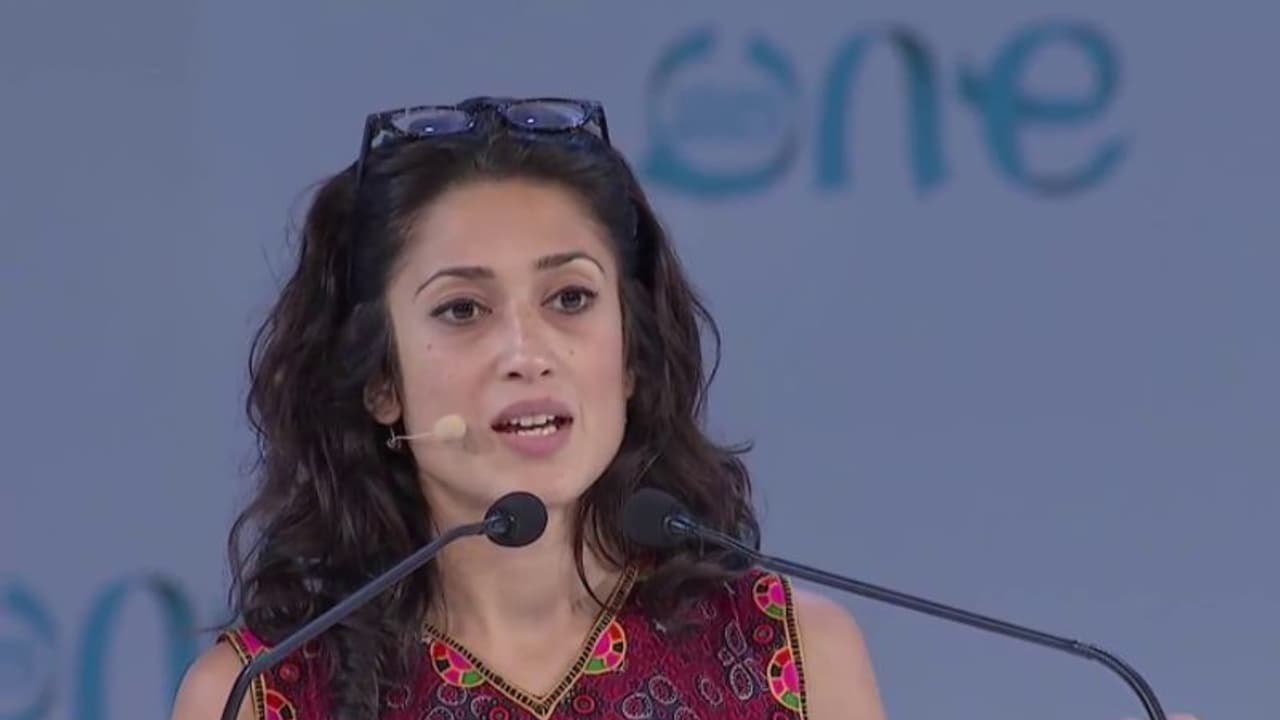 'ഇന്ത്യന് വിംഗ് കമാന്ഡര് അഭിനന്ദനെ വിട്ടയക്കൂ'; ഇമ്രാന് ഖാനോട് സമാധാനം തേടി ഫാത്തിമ ഭൂട്ടോ 'ഇന്ത്യന് വിംഗ് കമാന്ഡര് അഭിനന്ദനെ വിട്ടയക്കൂ'; ഇമ്രാന് ഖാനോട് സമാധാനം തേടി ഫാത്തിമ ഭൂട്ടോ