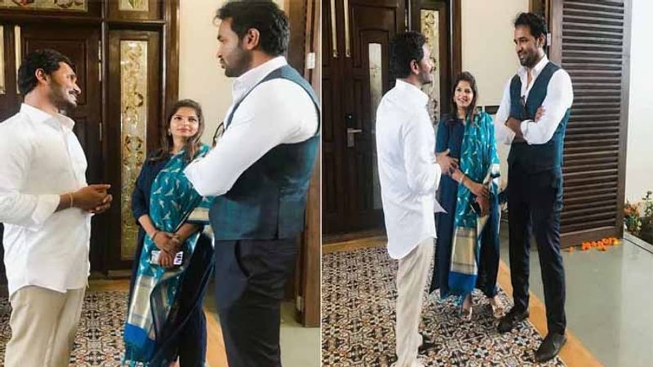 వైఎస్ జగన్ ను కలిసిన హీరో మంచు విష్ణు వైఎస్ జగన్ ను కలిసిన హీరో మంచు విష్ణు