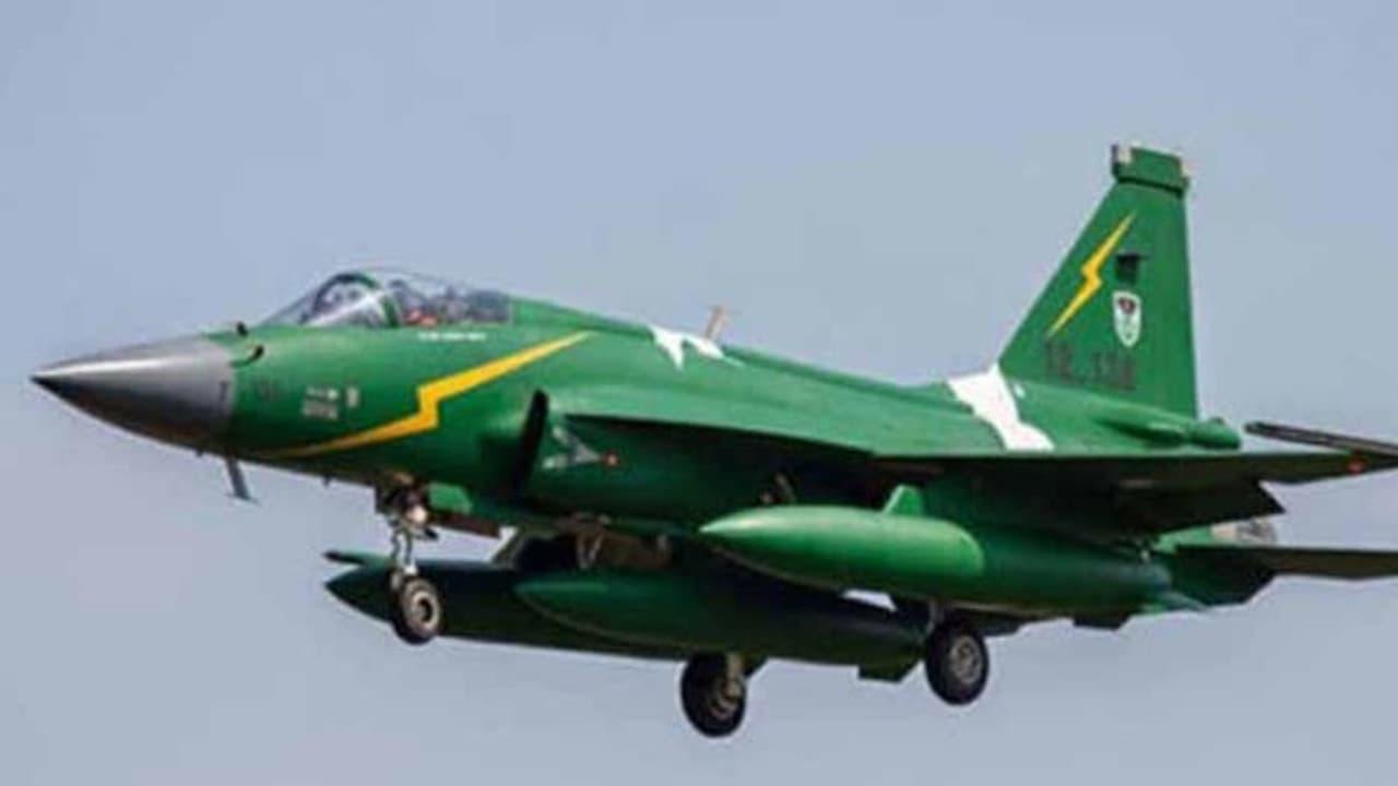 ఆగని కవ్వింపులు: మరోసారి భారత భూభాగంపైకి పాక్ యుద్ధ విమానాలు ఆగని కవ్వింపులు: మరోసారి భారత భూభాగంపైకి పాక్ యుద్ధ విమానాలు