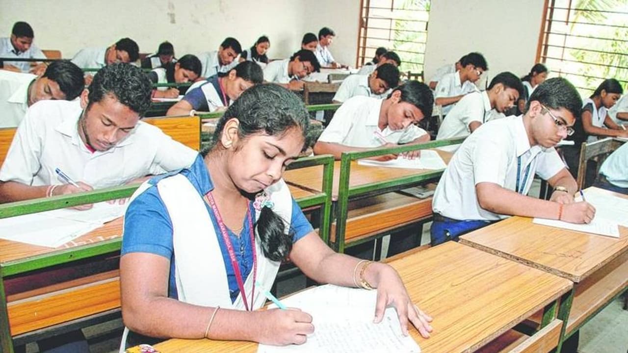 Karnataka: 6.73 lakh students to appear for pre university exams Karnataka: 6.73 lakh students to appear for pre university exams
