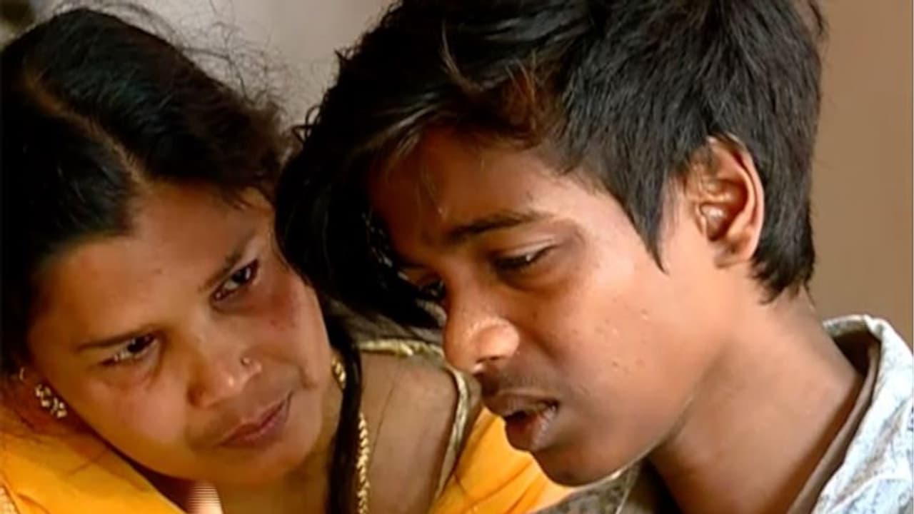 രഞ്ജിത്തിന്റെ മരണകാരണം തലക്കടിയേറ്റ ആന്തരിക രക്തസ്രാവമെന്ന് പോസ്റ്റ്മോര്ട്ടം റിപ്പോര്ട്ട്; ജയിൽ വാർഡനെ സസ്പെന്ഡ് ചെയ്തു രഞ്ജിത്തിന്റെ മരണകാരണം തലക്കടിയേറ്റ ആന്തരിക രക്തസ്രാവമെന്ന് പോസ്റ്റ്മോര്ട്ടം റിപ്പോര്ട്ട്; ജയിൽ വാർഡനെ സസ്പെന്ഡ് ചെയ്തു