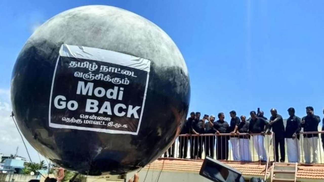 பாஜக விருந்தாளி... பல்டியடித்த திமுக... ஆ.எஸ்.பாரதியா..? ஆர்.எஸ்.எஸ்.பாரதியா..? ட்ரெண்டாகும் #GoBackModi பாஜக விருந்தாளி... பல்டியடித்த திமுக... ஆ.எஸ்.பாரதியா..? ஆர்.எஸ்.எஸ்.பாரதியா..? ட்ரெண்டாகும் #GoBackModi