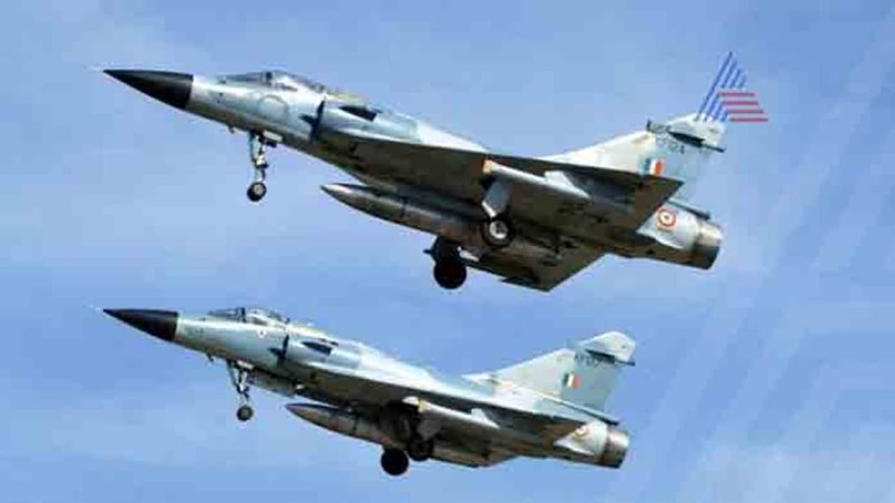 ಹೀಗಿತ್ತು ಜೋಷ್: ದಾಳಿಗೆ ಹೊರಟಾಗ ಎಲ್ಲಿದ್ರು ಪ್ರಧಾನಿ ಮೋದಿ? ಹೀಗಿತ್ತು ಜೋಷ್: ದಾಳಿಗೆ ಹೊರಟಾಗ ಎಲ್ಲಿದ್ರು ಪ್ರಧಾನಿ ಮೋದಿ?