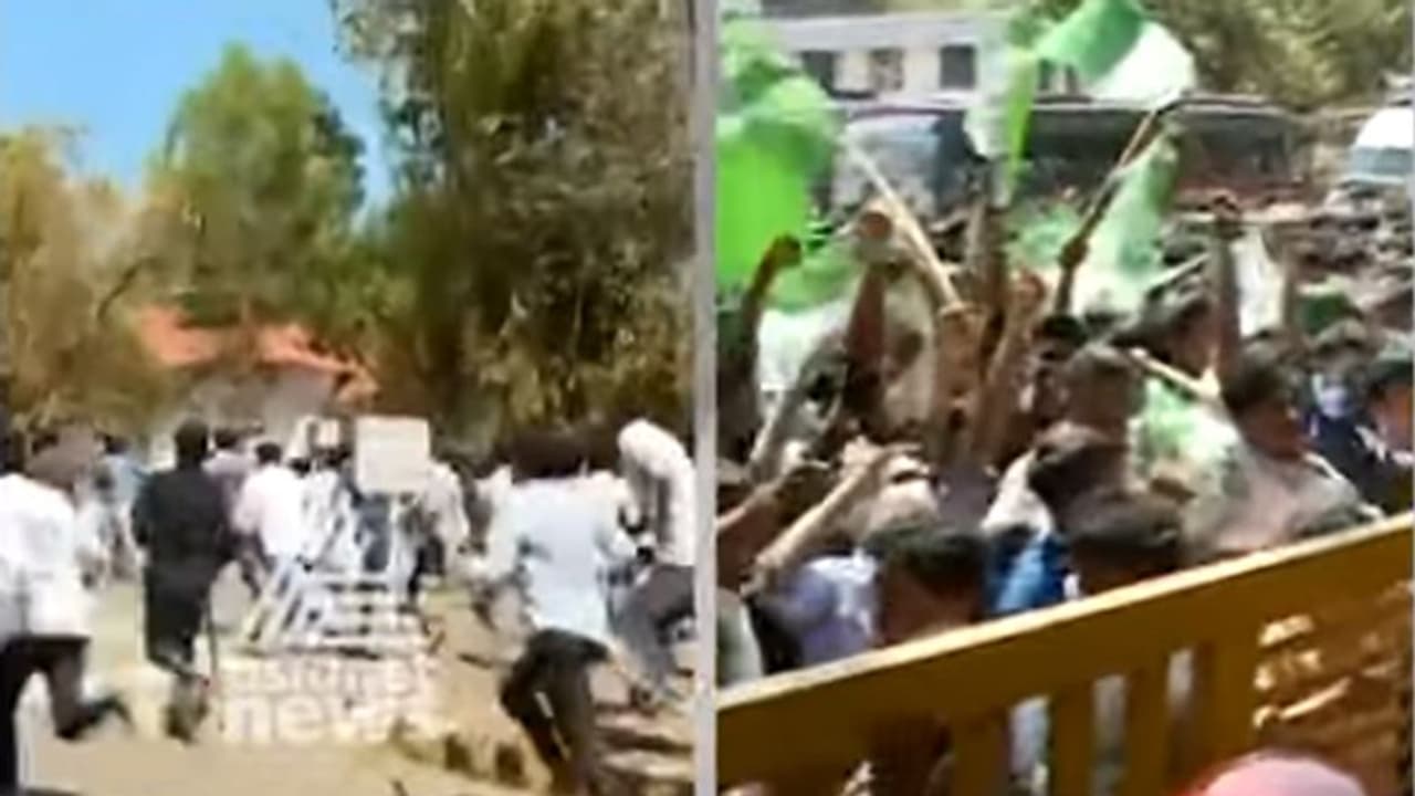 കാലിക്കറ്റ് സര്വകലാശാലയില് എംഎസ്എഫ് മാര്ച്ചിനിടെ സംഘര്ഷം: പൊലീസ് ലാത്തി വീശി കാലിക്കറ്റ് സര്വകലാശാലയില് എംഎസ്എഫ് മാര്ച്ചിനിടെ സംഘര്ഷം: പൊലീസ് ലാത്തി വീശി