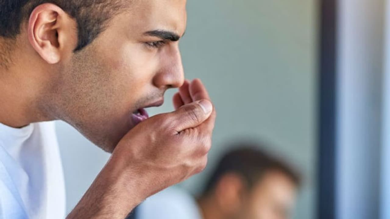 വായ്‍നാറ്റത്തിന് മൗത്ത് ഫ്രഷ്നര്‍ വേണമെന്നില്ല, ദാ ഇവയൊന്ന് കഴിച്ചാല്‍ മതി...