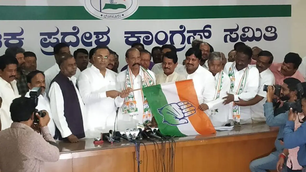 ಶ್ರೀರಾಮುಲುಗೆ ತೊಡೆತಟ್ಟಿದ್ದ ಮಾಜಿ ಶಾಸಕ ಕಾಂಗ್ರೆಸ್ ಸೇರ್ಪಡೆ ಶ್ರೀರಾಮುಲುಗೆ ತೊಡೆತಟ್ಟಿದ್ದ ಮಾಜಿ ಶಾಸಕ ಕಾಂಗ್ರೆಸ್ ಸೇರ್ಪಡೆ