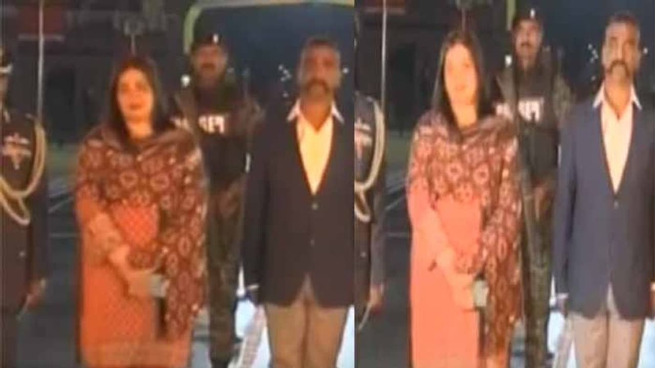 మాతృభూమిపై అడుగుపెట్టిన అభినందన్ మాతృభూమిపై అడుగుపెట్టిన అభినందన్