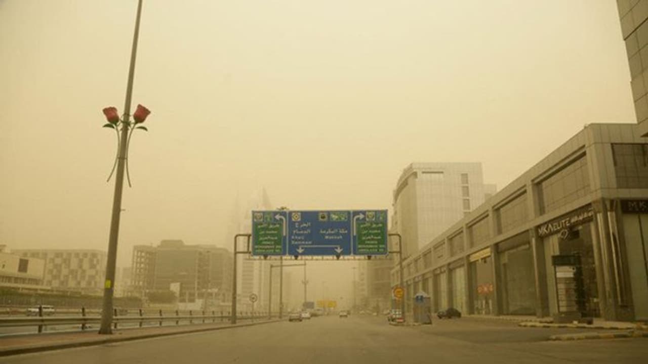 സൗദിയില് വീണ്ടും കാലാവസ്ഥാമാറ്റം; ജാഗ്രത പാലിക്കണമെന്ന് മുന്നറിയിപ്പ് സൗദിയില് വീണ്ടും കാലാവസ്ഥാമാറ്റം; ജാഗ്രത പാലിക്കണമെന്ന് മുന്നറിയിപ്പ്