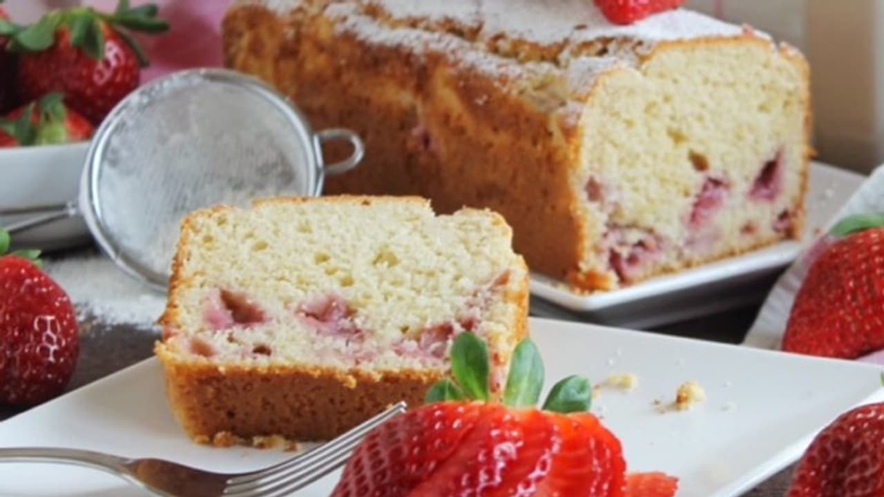 സ്ട്രോബെറി കേക്ക് തയ്യാറാക്കാം സ്ട്രോബെറി കേക്ക് തയ്യാറാക്കാം