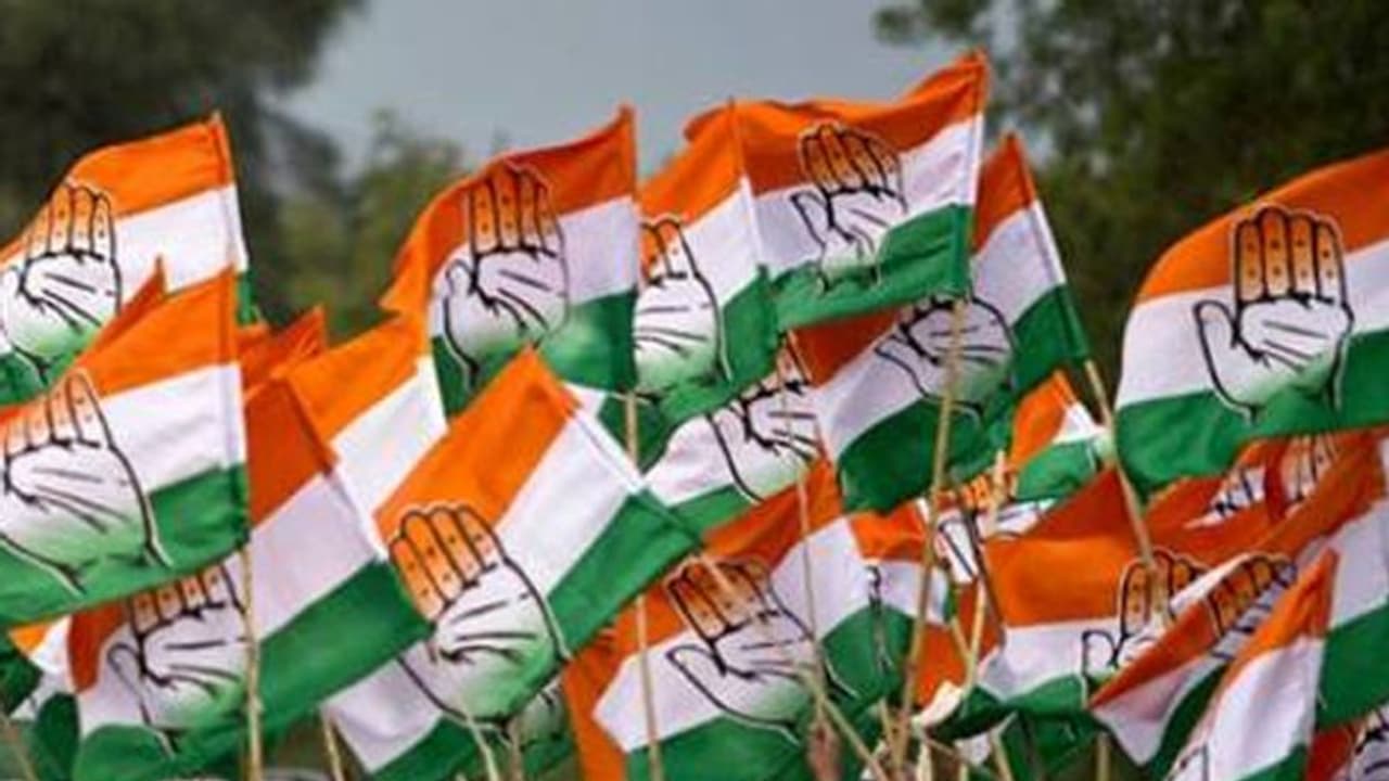 भाजपा की बागी सांसद ने थामा कांग्रेस का हाथ, कई और सांसद हैं प्रियंका के संपर्क में