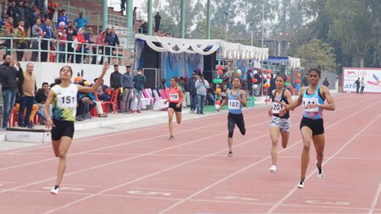 ഇന്ത്യന് ഗ്രാന്പ്രി: സ്വര്ണ നേട്ടത്തില് വിസ്മയ പിന്നിലാക്കിയത് പൂവമ്മയേയും ഹിമ ദാസിനേയും ഇന്ത്യന് ഗ്രാന്പ്രി: സ്വര്ണ നേട്ടത്തില് വിസ്മയ പിന്നിലാക്കിയത് പൂവമ്മയേയും ഹിമ ദാസിനേയും