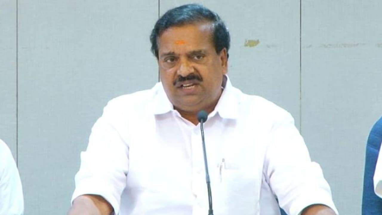 Ranjith murder: രൺജീത്ത് കേസിലെ യഥാർത്ഥ പ്രതികളെ ഒളിപ്പിച്ചിരിക്കുന്നത് സിപിഎമ്മാണെന്ന് പി കെ കൃഷ്ണദാസ് Ranjith murder: രൺജീത്ത് കേസിലെ യഥാർത്ഥ പ്രതികളെ ഒളിപ്പിച്ചിരിക്കുന്നത് സിപിഎമ്മാണെന്ന് പി കെ കൃഷ്ണദാസ്