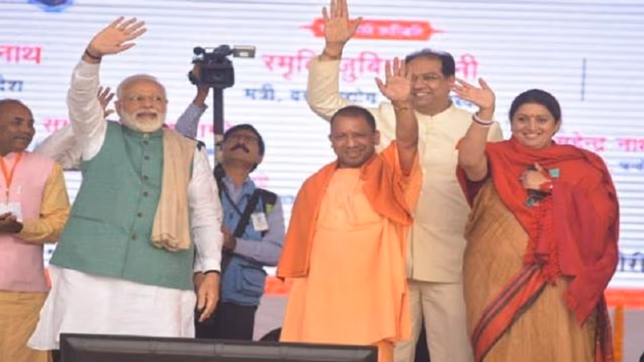 अमेठी में पीएम मोदी ने कसा राहुल पर तंज कहा, ‘मेड इन इंदौर’ कहने वालों की अमेठी में ही बनेंगे एके 203