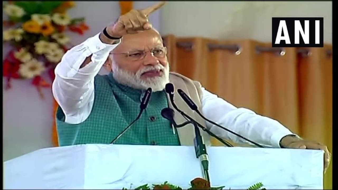 ವಿದ್ಯಾರ್ಥಿಗಳೊಂದಿಗೆ ಮೋದಿ ಮಾತು, ವಿಪಕ್ಷಗಳ ಟ್ವೀಟ್ ತಾಕತ್ತು