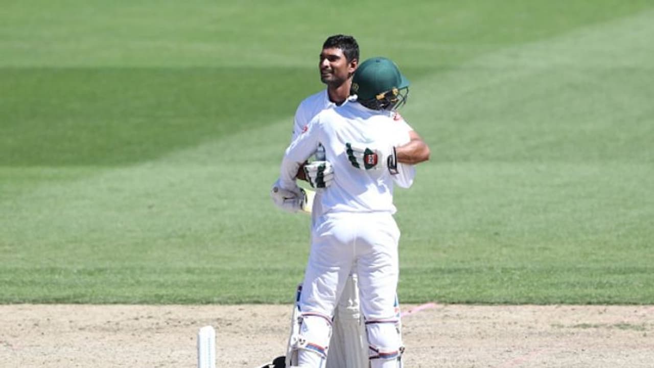 അതും സംഭവിച്ചു; സച്ചിന്റെ റെക്കോര്ഡ് തകര്ത്ത് ബംഗ്ലാദേശ് താരം; ദ്രാവിഡിനെയും പിന്തള്ളി! അതും സംഭവിച്ചു; സച്ചിന്റെ റെക്കോര്ഡ് തകര്ത്ത് ബംഗ്ലാദേശ് താരം; ദ്രാവിഡിനെയും പിന്തള്ളി!