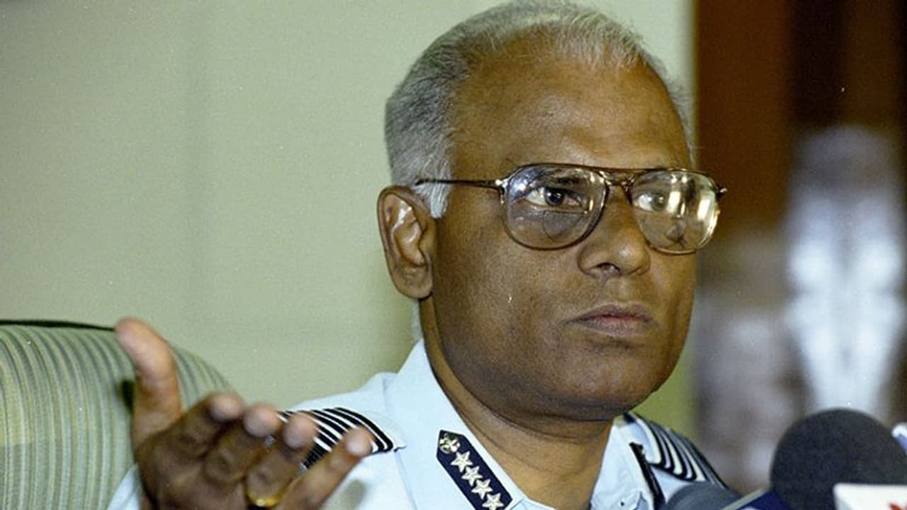 தயவுசெய்து 100 விமானங்கள் வாங்குங்கள்... முன்னாள் விமானத் தளபதி கவலை! தயவுசெய்து 100 விமானங்கள் வாங்குங்கள்... முன்னாள் விமானத் தளபதி கவலை!