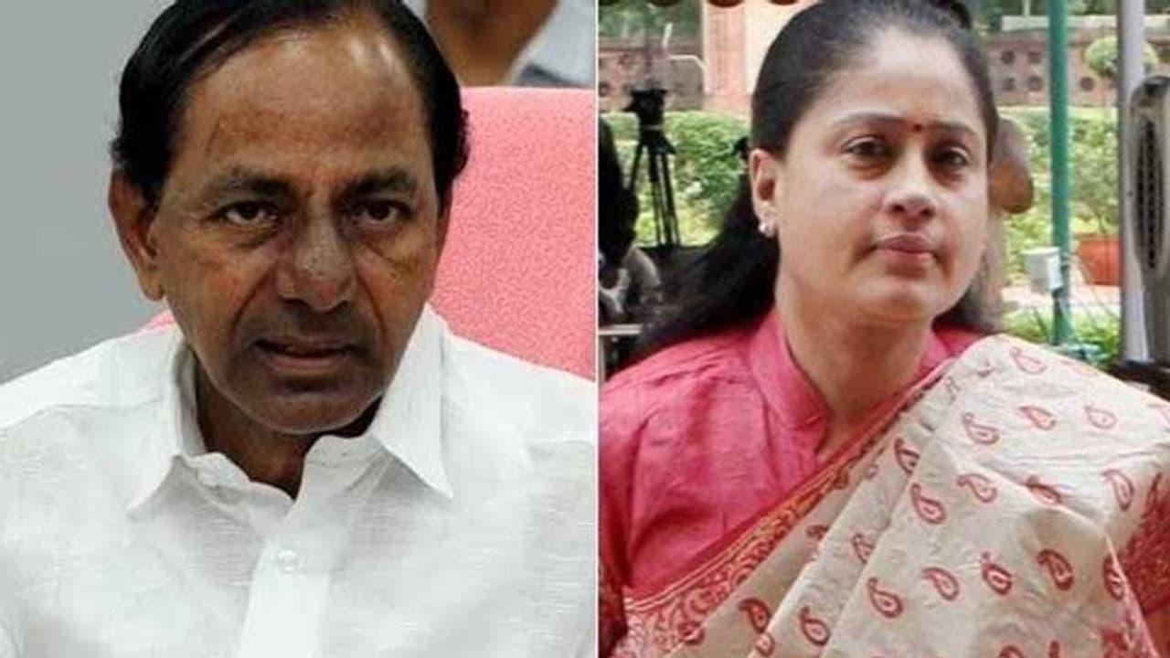 అరిచి గీ పెట్టినా వెయ్యలేదు, జగన్ గవర్నర్ ని కలిస్తే వేసేస్తారా: డేటా చోరీ కేసులో సిట్ ఏర్పాటుపై విజయశాంతి అరిచి గీ పెట్టినా వెయ్యలేదు, జగన్ గవర్నర్ ని కలిస్తే వేసేస్తారా: డేటా చోరీ కేసులో సిట్ ఏర్పాటుపై విజయశాంతి