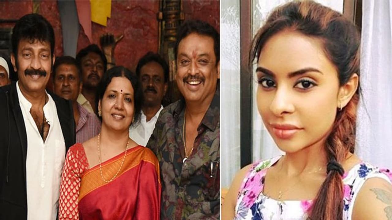 'మా' ఎన్నికల్లో వేలుపెడుతోన్న శ్రీరెడ్డి! 'మా' ఎన్నికల్లో వేలుపెడుతోన్న శ్రీరెడ్డి!