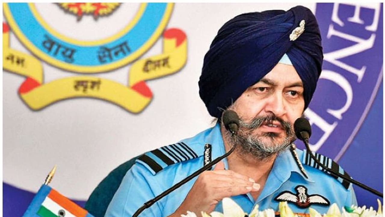 'ಮಿಗ್ ವಿಮಾನಕ್ಕೆ 44 ವರ್ಷ, ಇಷ್ಟು ಹಳೆಯ ಕಾರನ್ನೂ ಯಾರೂ ಓಡ್ಸಲ್ಲ' 'ಮಿಗ್ ವಿಮಾನಕ್ಕೆ 44 ವರ್ಷ, ಇಷ್ಟು ಹಳೆಯ ಕಾರನ್ನೂ ಯಾರೂ ಓಡ್ಸಲ್ಲ'