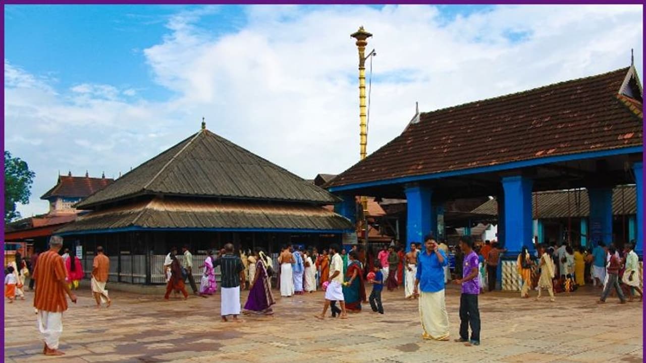 ചോറ്റാനിക്കര അമ്പലത്തില് ഗുരുതി തയ്യാറാക്കിയത് ബ്ലീച്ചിങ് പൗഡര് കലര്ത്തി; അന്വേഷണം ആരംഭിച്ചു ചോറ്റാനിക്കര അമ്പലത്തില് ഗുരുതി തയ്യാറാക്കിയത് ബ്ലീച്ചിങ് പൗഡര് കലര്ത്തി; അന്വേഷണം ആരംഭിച്ചു