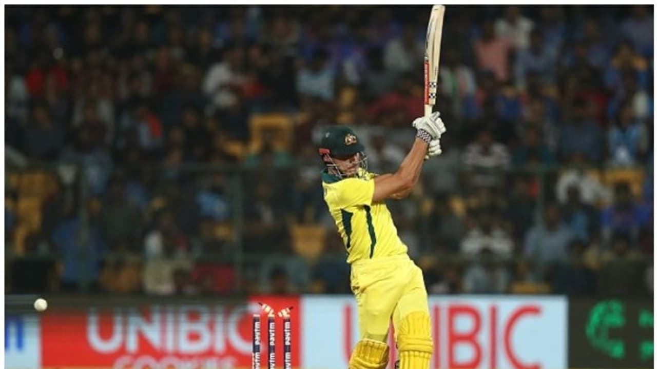 స్టోయినిస్ రన్నవుట్: ఫించ్ అసహనం, ఫ్యాన్స్ ఆగ్రహం స్టోయినిస్ రన్నవుట్: ఫించ్ అసహనం, ఫ్యాన్స్ ఆగ్రహం