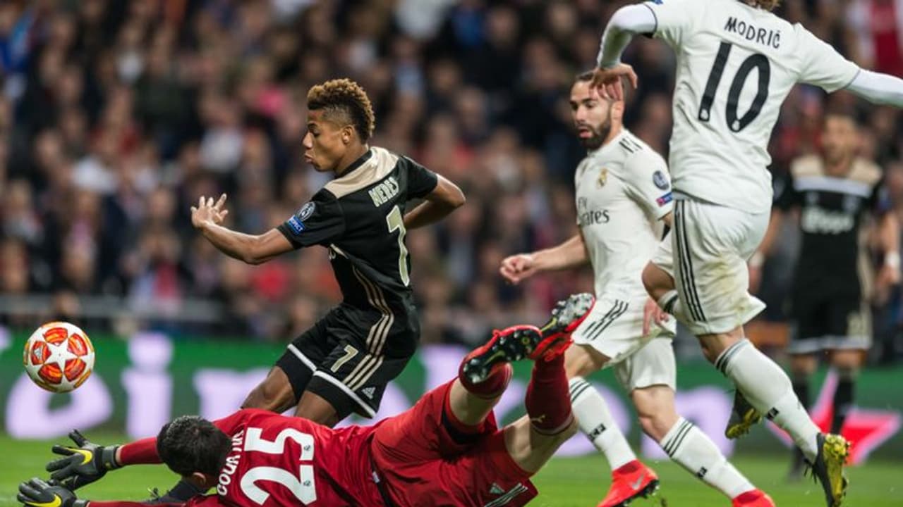 ചാമ്പ്യന്സ് ലീഗിൽ നിന്നും റയൽ മാഡ്രിഡ് തോറ്റ് പുറത്തായി ചാമ്പ്യന്സ് ലീഗിൽ നിന്നും റയൽ മാഡ്രിഡ് തോറ്റ് പുറത്തായി