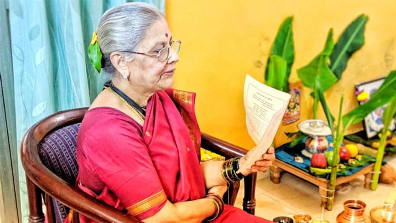 'വിധവകളെ മക്കളുടെ വിവാഹത്തിന്റെ ചടങ്ങുകളില് ദൂരേക്ക് മാറ്റി നിര്ത്തുന്നതെന്തിന്?'; ചിത്ര ചന്ദ്രചൂഡ് ചോദിക്കുന്നു 'വിധവകളെ മക്കളുടെ വിവാഹത്തിന്റെ ചടങ്ങുകളില് ദൂരേക്ക് മാറ്റി നിര്ത്തുന്നതെന്തിന്?'; ചിത്ര ചന്ദ്രചൂഡ് ചോദിക്കുന്നു