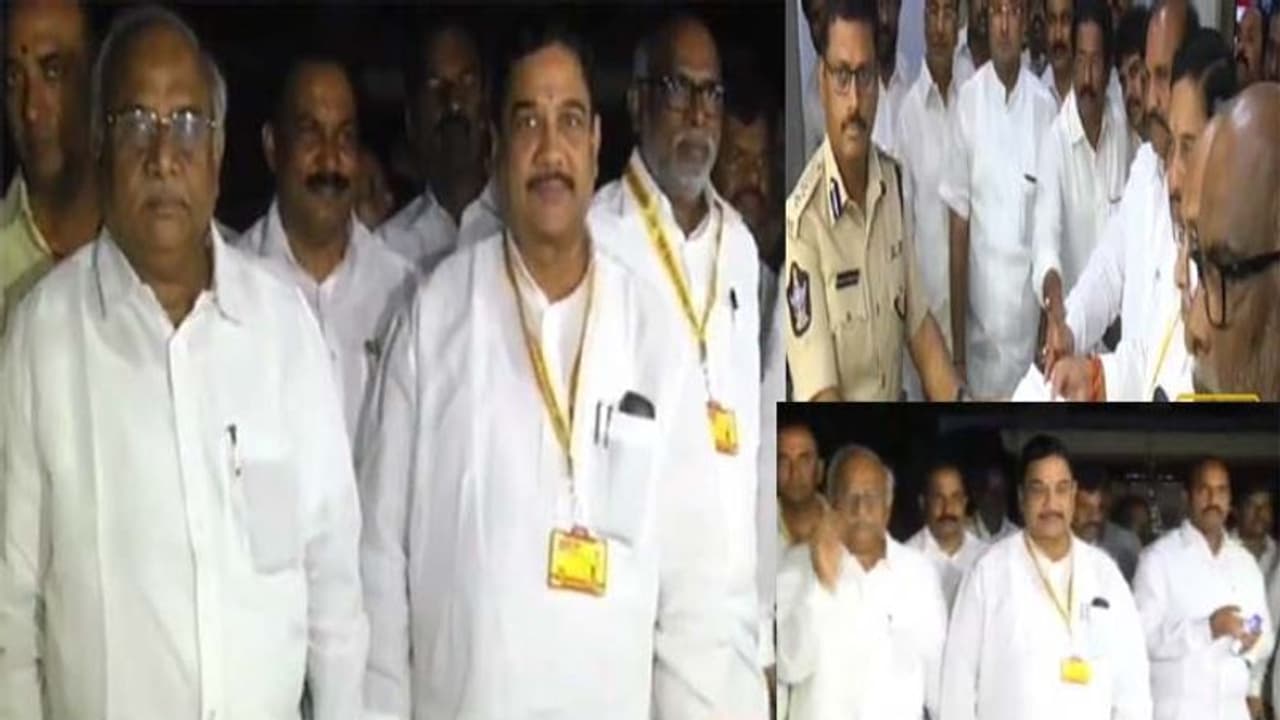 డేటా చోరీ కేసులో కీలకమలుపు: తెలంగాణ ప్రభుత్వంపై టీడీపీ ఫిర్యాదు డేటా చోరీ కేసులో కీలకమలుపు: తెలంగాణ ప్రభుత్వంపై టీడీపీ ఫిర్యాదు