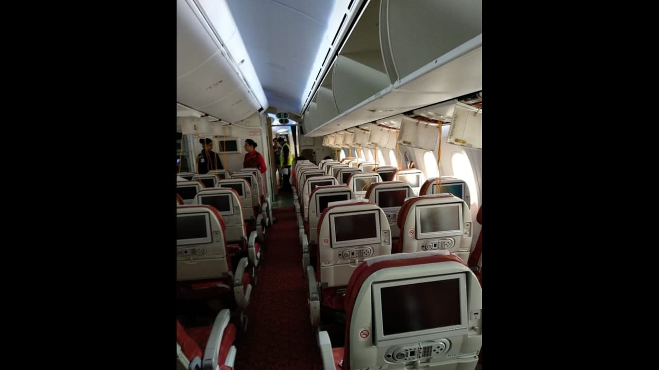 ಬಿಗ್ ಆಫರ್: ಏರ್ ಇಂಡಿಯಾ ಪ್ರಯಾಣಿಕರಿಗೆ ಭಾರೀ ಡಿಸ್ಕೌಂಟ್! ಬಿಗ್ ಆಫರ್: ಏರ್ ಇಂಡಿಯಾ ಪ್ರಯಾಣಿಕರಿಗೆ ಭಾರೀ ಡಿಸ್ಕೌಂಟ್!