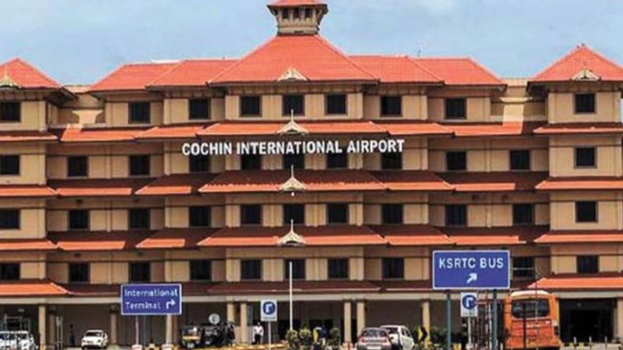 നെടുമ്പാശേരി സ്വർണ്ണക്കടത്ത്: ഇഡി കുറ്റപത്രം സമര്‍പ്പിച്ചു, മുൻ ഡെപ്യൂട്ടി കമ്മീഷണറും പ്രതി