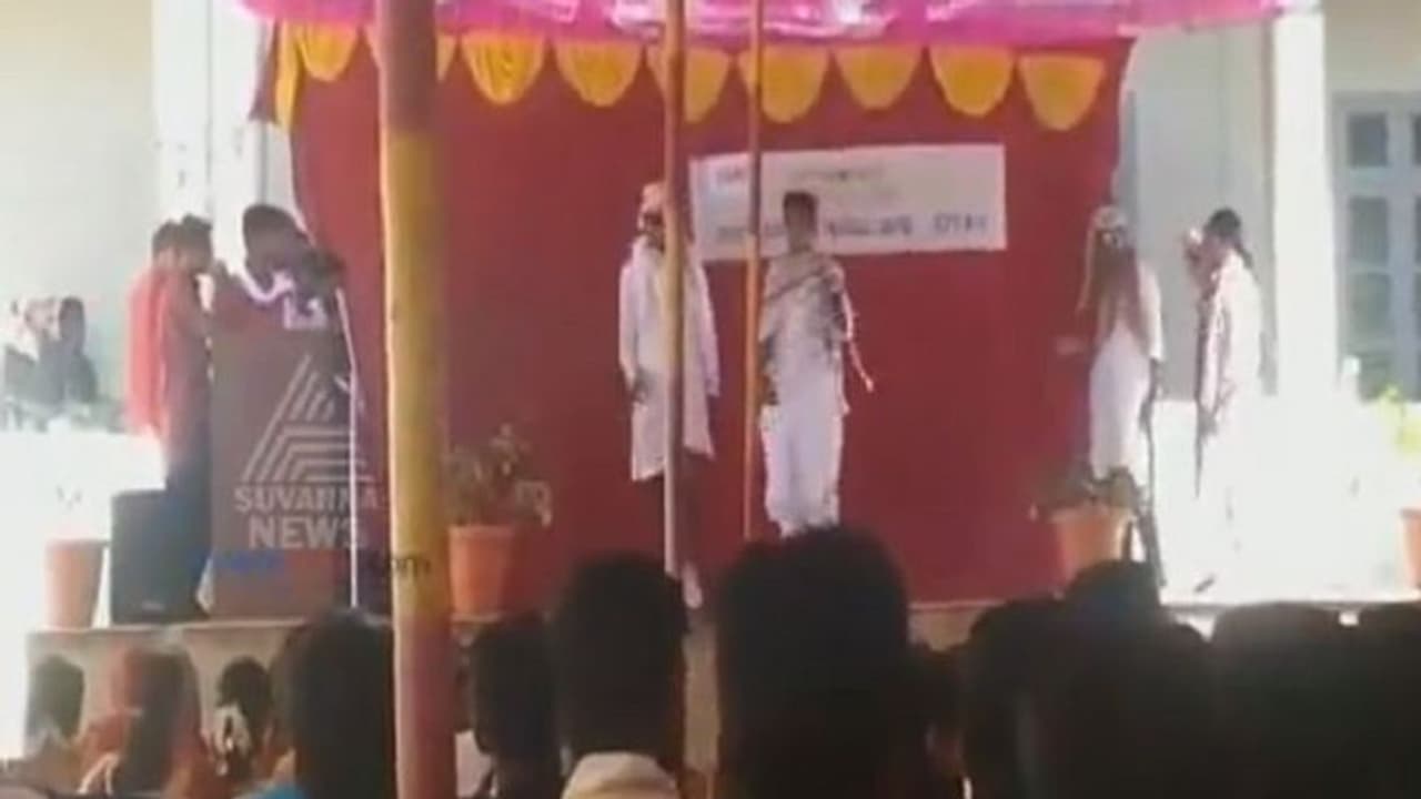 ಟ್ರಡಿಶನಲ್ ಡೇಯಂದು ವಿದ್ಯಾರ್ಥಿಗಳ ಗಲಾಟೆ; ವಿಡಿಯೋ ವೈರಲ್