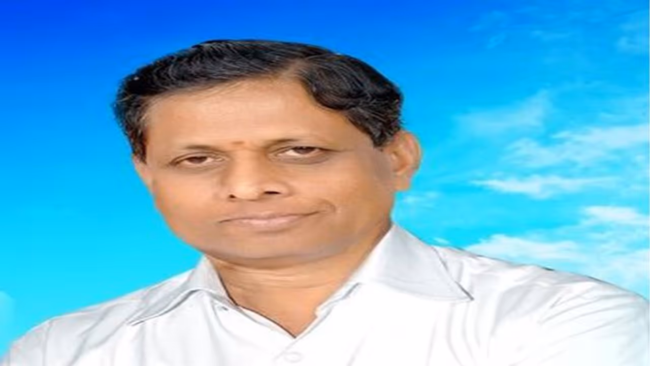 కొణతాల ఎఫెక్ట్: వైసీపీలోకి దాడి వీరభద్రరావు కొణతాల ఎఫెక్ట్: వైసీపీలోకి దాడి వీరభద్రరావు