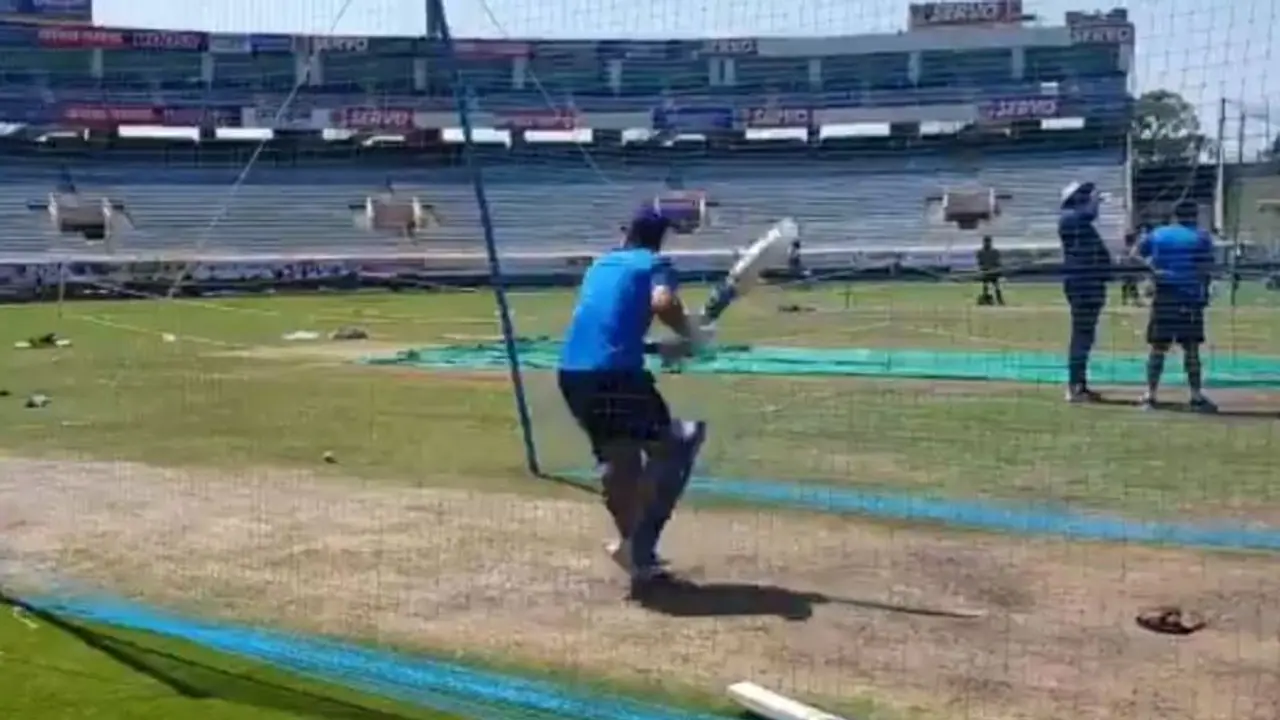 ಸಿಕ್ಸರ್ ಚಾಲೆಂಜ್ ಅಭ್ಯಾಸದ ವೇಳೆ ಟೀಂ ಇಂಡಿಯಾ ಕ್ರಿಕೆಟಿಗರ ಫನ್! ಸಿಕ್ಸರ್ ಚಾಲೆಂಜ್ ಅಭ್ಯಾಸದ ವೇಳೆ ಟೀಂ ಇಂಡಿಯಾ ಕ್ರಿಕೆಟಿಗರ ಫನ್!