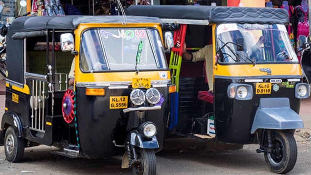 ట్రాఫిక్ చలానా బాదుడు: వ్యక్తి ఆత్మహత్యాయత్నం ట్రాఫిక్ చలానా బాదుడు: వ్యక్తి ఆత్మహత్యాయత్నం