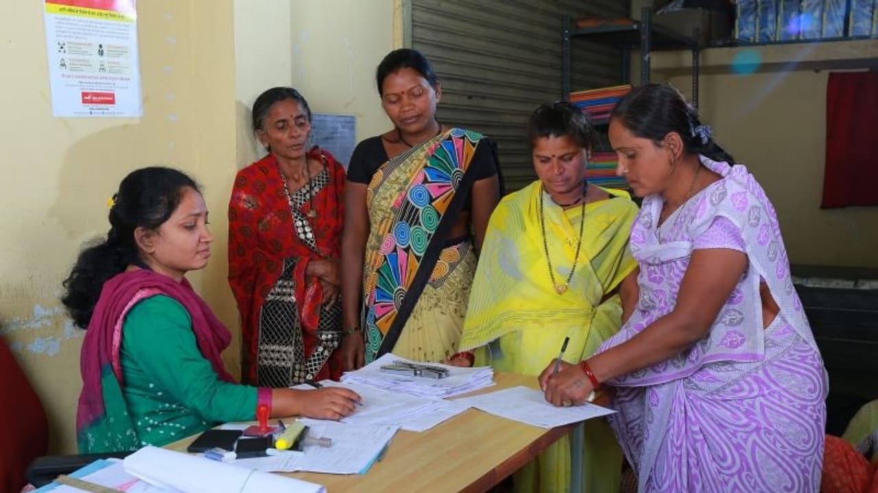 ഏറ്റവും കൂടുതല് വായ്പയെടുത്തത് ദക്ഷിണേന്ത്യന് വനിതകള്: പുരുഷന്മാര് പിന്നില് ഏറ്റവും കൂടുതല് വായ്പയെടുത്തത് ദക്ഷിണേന്ത്യന് വനിതകള്: പുരുഷന്മാര് പിന്നില്