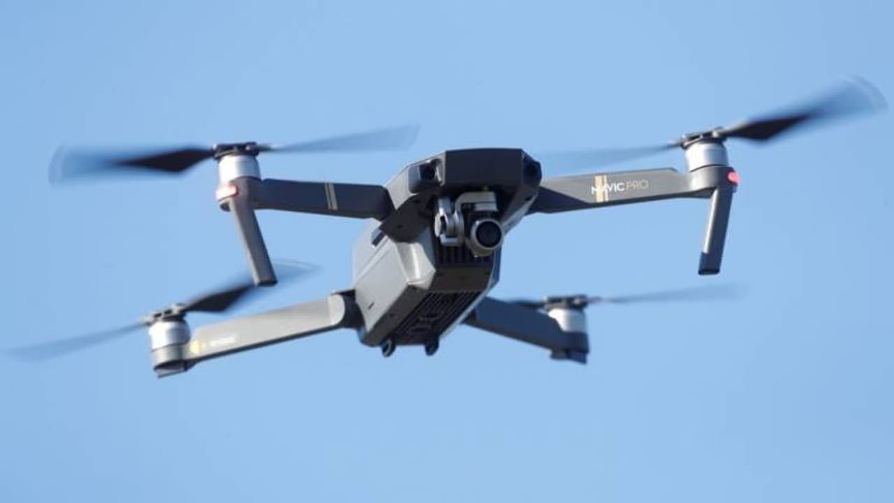 ಗಡಿಯೊಳಗೆ ನುಸುಳಿದ ಮತ್ತೊಂದು ಪಾಕ್ ಡ್ರೋಣ್, ಅಟ್ಟಾಡಿಸಿದ ಭಾರತೀಯ ಸೇನೆ ಗಡಿಯೊಳಗೆ ನುಸುಳಿದ ಮತ್ತೊಂದು ಪಾಕ್ ಡ್ರೋಣ್, ಅಟ್ಟಾಡಿಸಿದ ಭಾರತೀಯ ಸೇನೆ