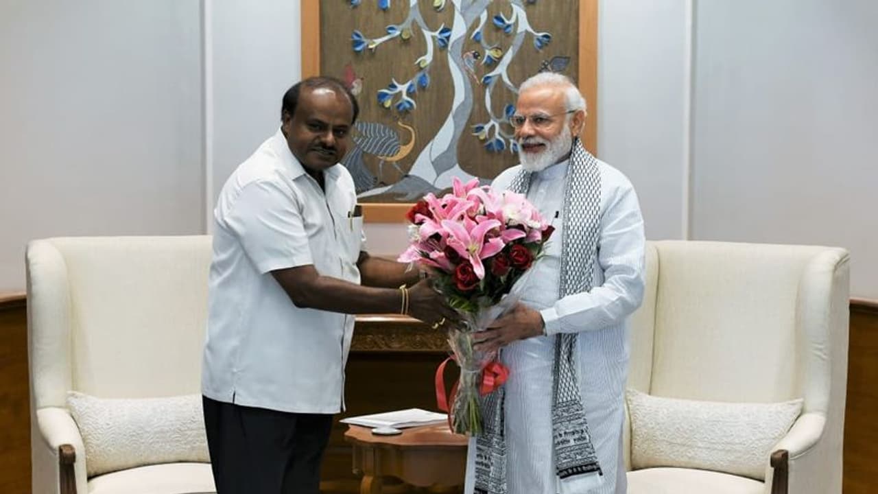 ಹೆಚ್ಚಿನ ಬರ, ನೆರೆ ಪರಿಹಾರಕ್ಕೆ ಮೋದಿಗೆ ಎಚ್ಡಿಕೆ ಮನವಿ ಹೆಚ್ಚಿನ ಬರ, ನೆರೆ ಪರಿಹಾರಕ್ಕೆ ಮೋದಿಗೆ ಎಚ್ಡಿಕೆ ಮನವಿ