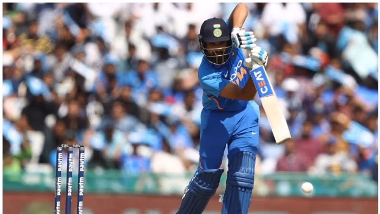 ಮತ್ತೊಂದು ದಾಖಲೆಯ ಹೊಸ್ತಿಲಲ್ಲಿ ರೋಹಿತ್ ಶರ್ಮಾ; ಬೇಕಿದೆ ಜಸ್ಟ್ 46 ರನ್..! ಮತ್ತೊಂದು ದಾಖಲೆಯ ಹೊಸ್ತಿಲಲ್ಲಿ ರೋಹಿತ್ ಶರ್ಮಾ; ಬೇಕಿದೆ ಜಸ್ಟ್ 46 ರನ್..!