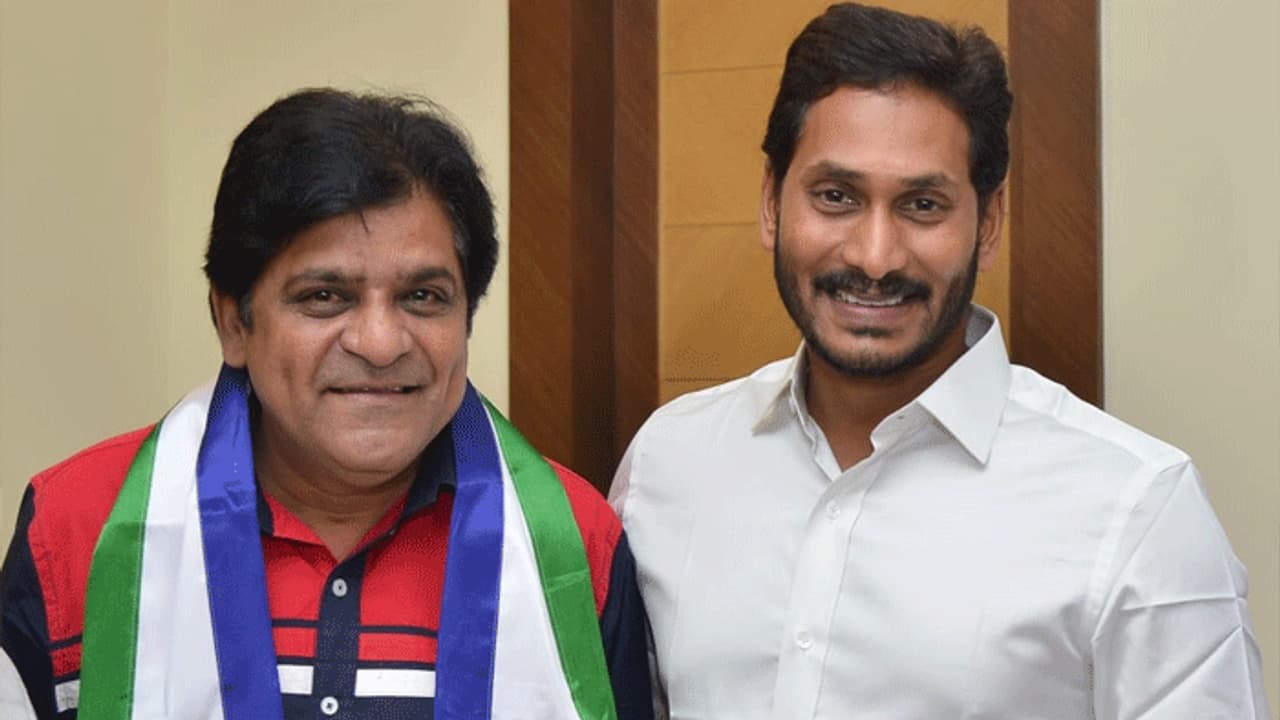 నమ్మకం నిలబెట్టుకోవాలి...అలీ కామెంట్స్ నమ్మకం నిలబెట్టుకోవాలి...అలీ కామెంట్స్